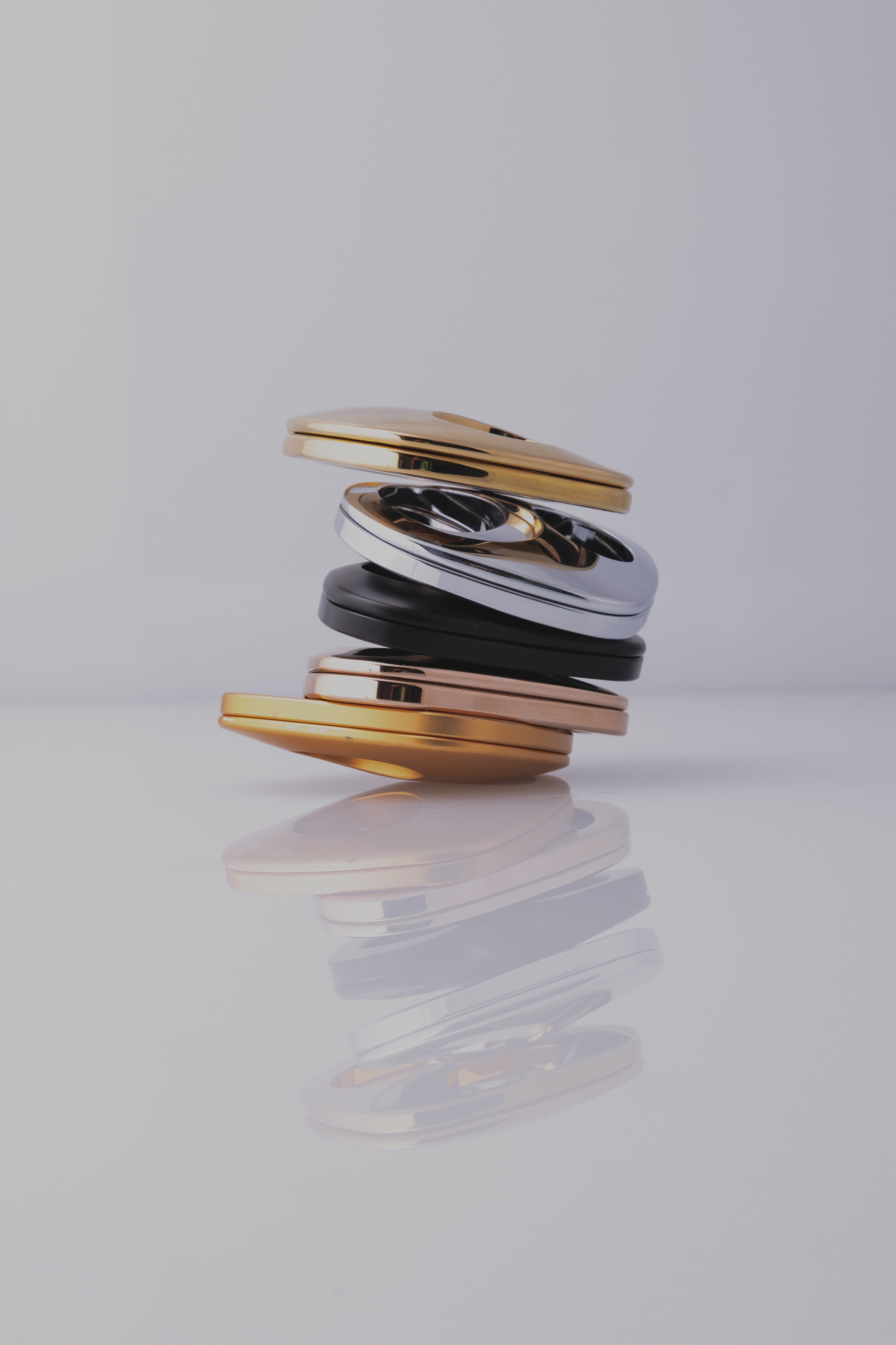 KITDO: Effortless Restyling Accessories for Your Wardrobe